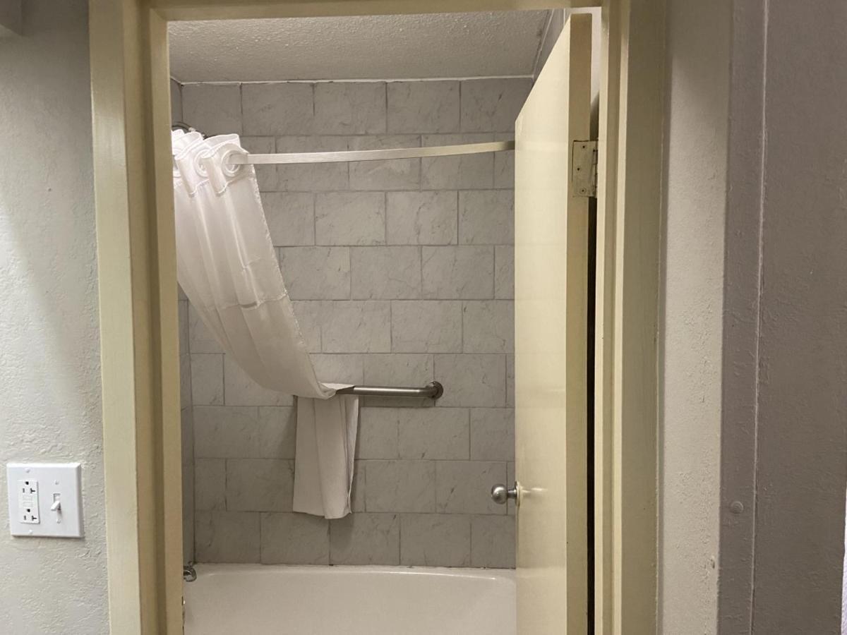 Days Inn By Wyndham オザーク エクステリア 写真